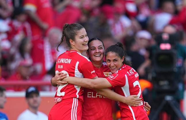 Athanasia Moraitou (Union Berlin) feiern, Regionalliga Nordost Frauen, Union Berlin vs Hertha Berlin, Stadion An der Alten Försterei am 28. April 2024 in Berlin, Deutschland. (Foto von Ulrik Pedersen DeFodi Images) Athanasia Moraitou (Union Berlin) celebrate, Regionalliga Nordost Frauen, Union Berlin vs Hertha Berlin, Stadion An der Alten Försterei on April 28, 2024 in Berlin, Germany. (Photo by Ulrik Pedersen DeFodi Images) DFB DFL REGULATIONS PROHIBIT ANY USE OF PHOTOGRAPHS AS IMAGE SEQUENCES AND OR QUASI-VIDEO. Defodi-659_132521+01000096