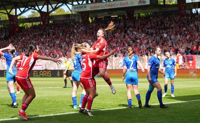 Dina Orschmann (Union Berlin) jubelt nach dem Treffer zum 5:0, Regionalliga Nordost Frauen, Union Berlin vs Hertha Berlin, Stadion An der Alten Försterei am 28. April 2024 in Berlin, Deutschland. (Foto von Ulrik Pedersen DeFodi Images) Dina Orschmann (Union Berlin) celebrates the teams fifth goal, Regionalliga Nordost Frauen, Union Berlin vs Hertha Berlin, Stadion An der Alten Försterei on April 28, 2024 in Berlin, Germany. (Photo by Ulrik Pedersen DeFodi Images) DFB DFL REGULATIONS PROHIBIT ANY USE OF PHOTOGRAPHS AS IMAGE SEQUENCES AND OR QUASI-VIDEO. Defodi-659_133602+01000741