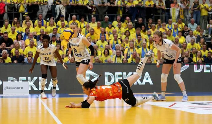 Stuttgart , Volleyball Bundesliga Frauen PlayOff Finale Spiel 5, SSC Palmberg Schwerin vs. Allianz MTV Stuttgart , Roosa Koskelo (Allianz MTV Stuttgart)