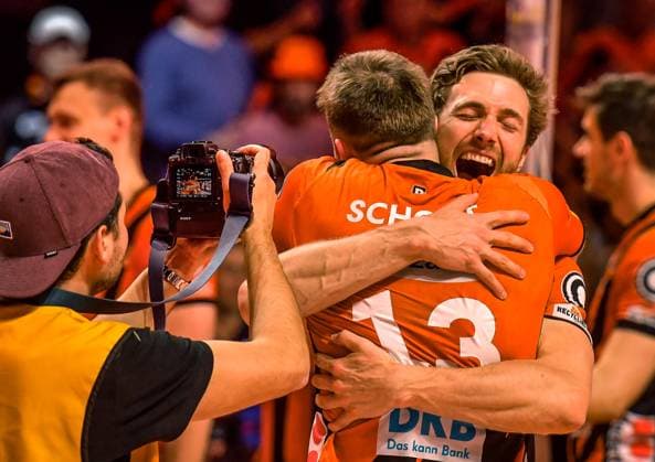 Volleyball 1.Bundesliga Herren Finale - Sp.5, Berlin Recycling Volleys vs. VfB Friedrichshafen 28.04.2024, xdanx, Volleyball 1.Bundesliga Herren Finale - Sp.5, Berlin Recycling Volleys vs. VfB Friedrichshafen, v.l. Deutscher Meister Berlin Recycling Volleys Ruben Schott (BR Volleys 13),Cody Kessel (BR Volleys 11), Jubel ueber die gewonnene Meisterschaft Berlin Max Schmeling Halle Berlin Deutschland (DEU) Copyright: xDanielxLakomskix