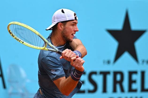 Sport Themen der Woche KW17 Sport Bilder des Tages Mutua Madrid Open Jan-Lennard Struff (GER) during his second round match at the Mutua Madrid Open in Madrid, Spain, on April, 28, 2024. Photo by Corinne Dubreuil ABACAPRESS.COM Madrid Spain  Copyright: xDubreuilxCorinne ABACAx