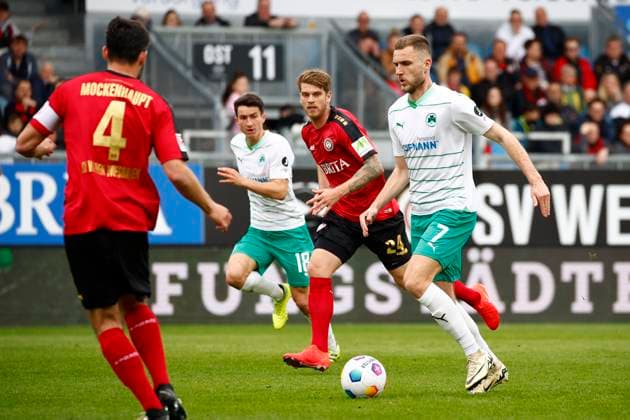 28.04.2024, xavx, Fussball 2.Bundesliga, SV Wehen Wiesbaden - SpVgg Greuther Fuerth emspor, v.l. Marco Meyerhöfer (SpVgg Greuther Fürth), Marcus Mathisen (SV Wehen Wiesbaden), Dennis Srbeny (SpVgg Greuther Fürth) (DFL DFB REGULATIONS PROHIBIT ANY USE OF PHOTOGRAPHS as IMAGE SEQUENCES and or QUASI-VIDEO) Wiesbaden