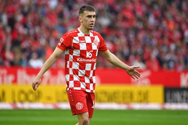 Brajan GRUDA (1.FSV Mainz 05), Gestik,gibt Anweisungen, Aktion,Einzelbild,angeschnittenes Einzelmotiv,Halbfigur,halbe Figur. Fussball 1. Bundesliga Saison 2023 2024, 31.Spieltag, Spieltag31 1.FSV Mainz 05 -1.FC Koeln 1-1 am 28.04.2024 , MEWA Arena Mainz.