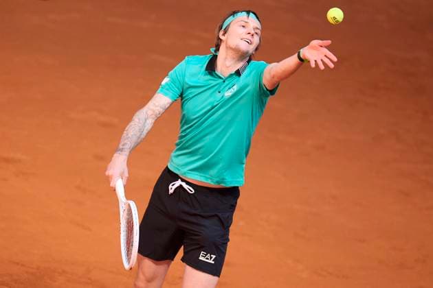 Mutua Madrid Open - Day Eight Alexander Bublik of Kazakhstan serves against Ben Shelton of United States during day eight of the Mutua Madrid Open 2024 at Caja Magica on April 29, 2024, in Madrid, Spain. Madrid Caja Magica Madrid Spain RL_MMO24_00699 Copyright: xRicardoxLarreinax