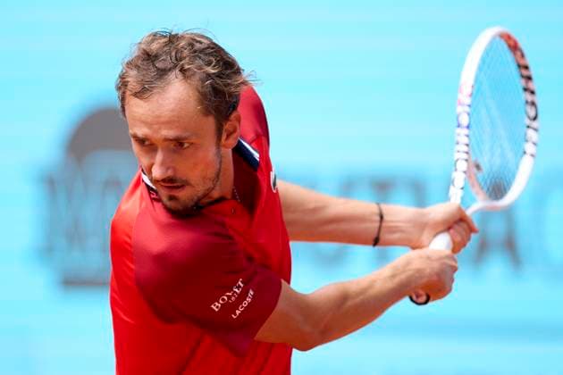 Mutua Madrid Open - Day Eight Daniil Medvedev returns a shot against Sebastian Korda of United States during day eight of the Mutua Madrid Open 2024 at Caja Magica on April 29, 2024, in Madrid, Spain. Madrid Caja Magica Madrid Spain RL_MMO24_00818 Copyright: xRicardoxLarreinax