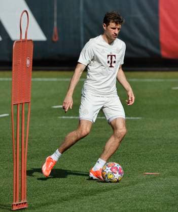29.04.2024, FC Bayern Abschlusstraining, Saebenerstrasse Muenchen, Fussball, im Bild: Thomas Mueller (FC Bayern Muenchen)