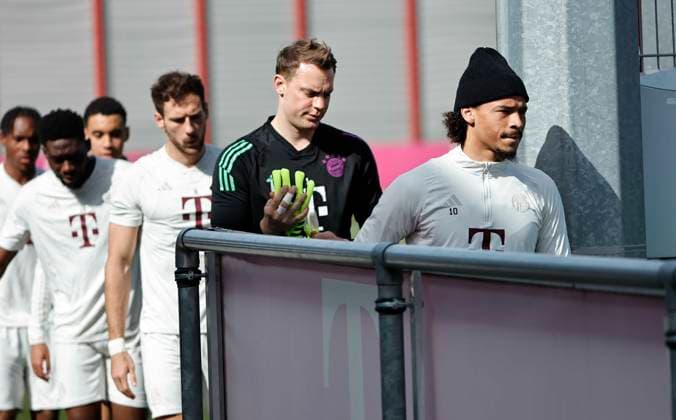 29.04.2024, FC Bayern Abschlusstraining, Saebenerstrasse Muenchen, Fussball, im Bild: Mathys Tel (FC Bayern Muenchen), Alphons Davies (FC Bayern Muenchen), Jamal Musiala (FC Bayern Muenchen), Leon Goretzka (FC Bayern Muenchen), Manuel Neuer (FC Bayern Muenchen) und Leroy Sane (FC Bayern Muenchen)