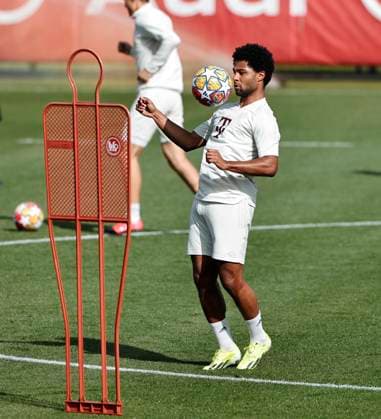 29.04.2024, FC Bayern Abschlusstraining, Saebenerstrasse Muenchen, Fussball, im Bild: Serge Gnabry (FC Bayern Muenchen)