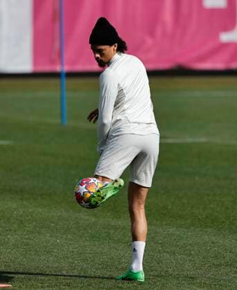 29.04.2024, FC Bayern Abschlusstraining, Saebenerstrasse Muenchen, Fussball, im Bild: Leroy Sane (FC Bayern Muenchen)