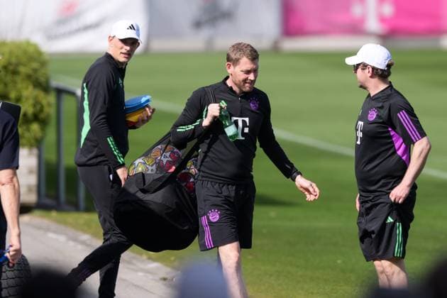 Fußball, Championsleague, 20240429, Abschlusstraining, FC Bayern München - Real Madrid. Im Bild Torwart-Trainer des FC Bayern München Michael RECHNER und Trainer des FC Bayern München Thomas TUCHEL geht auf Nebenplatz. München Trainingsgelände Säbener Str. 51 Bayern Deutschland Copyright: Passion2Press MarkusxFischerx