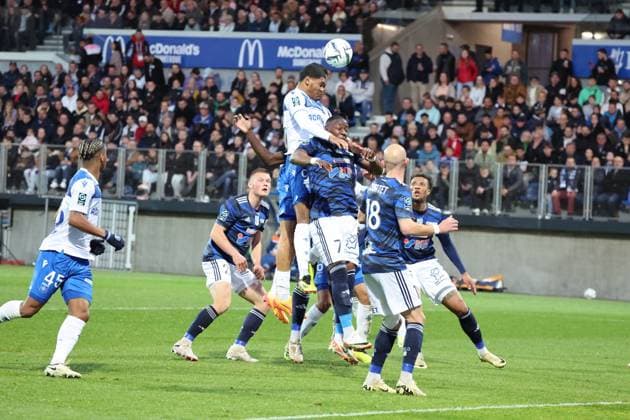 Action Auxerre lors du match USL Dunkerque vs AJ Auxerre, Ligue 2, stade Marcel Tribut, le 29 avril 2024 FOOTBALL : Dunkerque vs Auxerre - Ligue 2 29 04 2024 LaurentSanson Panoramic 