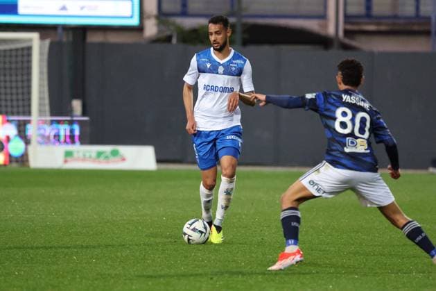 Saad AGOUZOUL (AJ Auxerre) lors du match USL Dunkerque vs AJ Auxerre, Ligue 2, stade Marcel Tribut, le 29 avril 2024 FOOTBALL : Dunkerque vs Auxerre - Ligue 2 29 04 2024 LaurentSanson Panoramic 