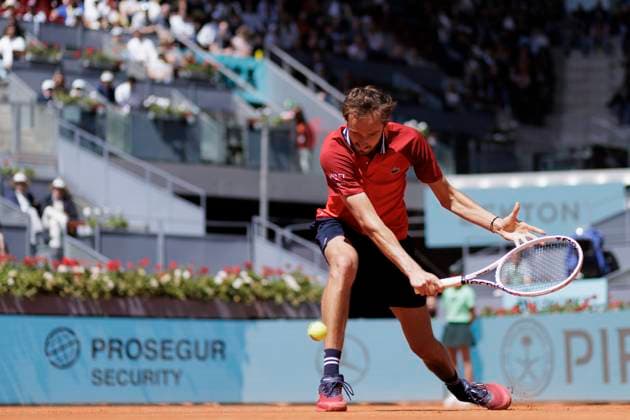 Mutua Madrid Open - Alexander Bublik vs Daniil Medvedev MADRID, SPAIN - APRIL 30: Daniil Medvedev returns a shot against Alexander Bublik during their match on Day 9 of the Mutua Madrid Open at Caja Magica Stadium in Madrid. (Photo by Guillermo Martinez) Madrid Caja Magica Spain Copyright: xGuillermoxMartinezx