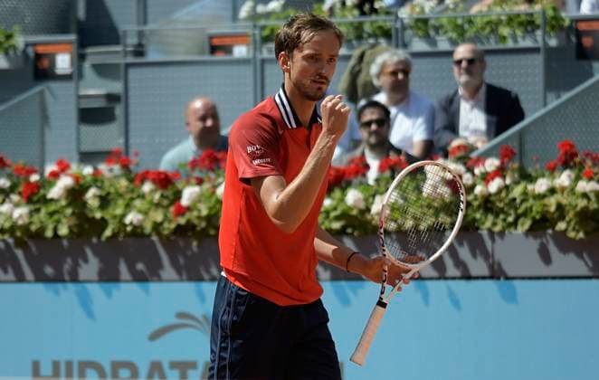 Sport Bilder des Tages Mutua Madrid Open 2024 Daniil Medvedev of Russia is in action during the 2024 ATP, Tennis Herren Tour Madrid Open tennis tournament at Caja Magica in Madrid, Spain, on April 30, 2024. Madrid Spain  Copyright: xJuanxCarlosxLucasx originalFilename:lucas-notitle240430_npnGX.jpg