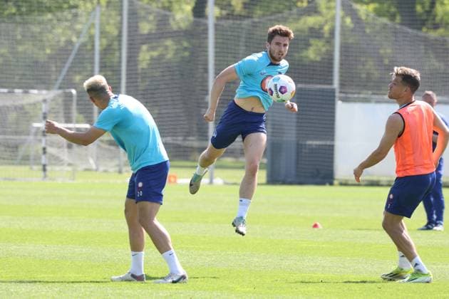 DEU, DFL, 2. FBL Hertha BSC, Training, 30.04.2024, Sportforum, Berlin, DEU, DFL, 2. FBL Hertha BSC, Training, im Bild Jonjoe Kenny (Hertha BSC Berlin 16), Marc-Oliver Kempf (Hertha BSC Berlin 20), Florian Niederlechner (Hertha BSC Berlin 7) DFL - regulations prohibit any use of Photographs as image sequences and or quasi-video Foto: Juergen Engler nordphoto GmbH