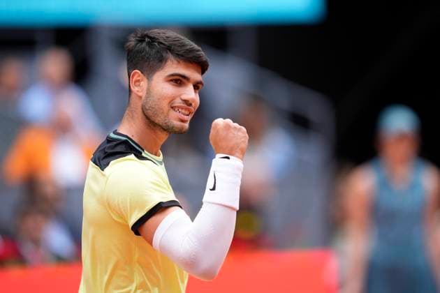 April 30, 2024, Madrid, Madrid, SPAIN: Carlos Alcaraz of Spain in action against Jan-Lennard Struff of Germany during the Mutua Madrid Open 2024, ATP, Tennis Herren Masters 1000 and WTA, Tennis Damen 1000, tournament celebrated at Caja Magica on April 30, 2024 in Madrid, Spain. Madrid SPAIN - ZUMAa181 20240430_zaa_a181_132 Copyright: xOscarxJ.xBarrosox