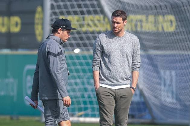 30.04.2024, Fussball, Saison 2023 2024, UEFA Champions League, UCL, Borussia Dortmund - Paris Saint Germain, v. l. Trainer Edin Terzic (Borussia Dortmund), Sportdirektor Sebastian Kehl (Borussia Dortmund), Dortmund Signal Iduna Park NRW Deutschland xRHR-FOTO DEx Copyright: DennisxEwert RHR-FOTOx RHR-FOTO DE