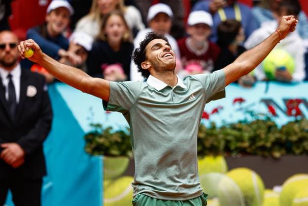 April 30, 2024, Madrid, Madrid, SPAIN: Francisco Cerundolo of Argentina celebrates after winning against Alexander Zverev of Germany during the Masters 1000 and WTA, Tennis Damen 1000, tournament celebrated at Caja Magica on April 30, 2024 in Madrid, Spain. Madrid SPAIN - ZUMAa181 20240430_zaa_a181_172 Copyright: xIrinaxR.xHipolitox