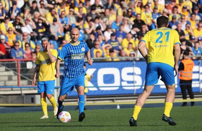 Damir Vranci erzielte das 1-0 Fussball, Herren, Saison 2023 2024, 2.BL, Eintracht Stadion, Eintracht Braunschweig Legendenspiel DFL REGULATIONS PROHIBIT ANY USE OF PHOTOGRAPHS AS IMAGE SEQUENCES AND OR QUASI-VIDEO.