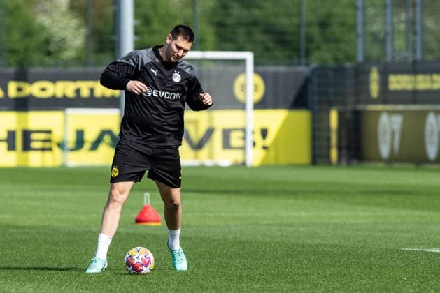 Sport Bilder des Tages Training, Borussia Dortmund; 30.04.2024 Niklas Suele (Borussia Dortmund, 25) Training; UEFA Champions League Spiel: Borussia Dortmund - FC Paris Saint-Germain, Signal-Iduna-Park, Dortmund; 30.04.2024 Copyright: xBEAUTIFULxSPORTS Buriakovx
