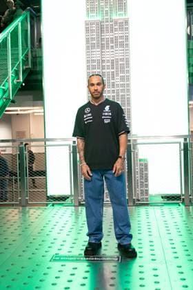 April 29, 2024, New York, New York, USA: Mercedes F1 driver Lewis Hamilton takes part in the lighting ceremony at the Empire State Building in New York City, U.S., April 29, 2024 New York USA - ZUMAc233 0470207163st Copyright: xVanessaxCarvalhox