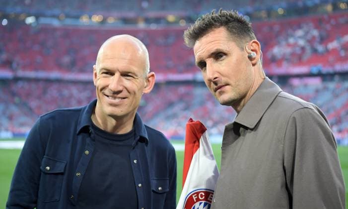 30.04.2024, xemx, Fussball UEFA Champions League, FC Bayern Muenchen - Real Madrid emspor, v.l. Arjen Robben, Miroslav Klose (DFL DFB REGULATIONS PROHIBIT ANY USE OF PHOTOGRAPHS as IMAGE SEQUENCES and or QUASI-VIDEO) Muenchen