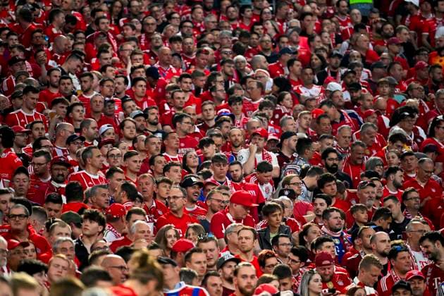 Fanblock, Fans, Fankurve, Flaggen, Fahnen, Stimmung, stimmungsvoll ganz in Rot gekleidet Motto FC Bayern Muenchen FC Bayern Muenchen FCB vs Real Madrid Halbfinale Hinspiel 30.04.2024 DFL REGULATIONS PROHIBIT ANY USE OF PHOTOGRAPHS AS IMAGE SEQUENCES AND OR QUASI-VIDEO FC Bayern Muenchen FCB vs FC Arsenal