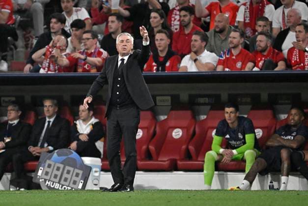 30.04.2024, Fussball UEFA Championsleague 2023 2024: Halbfinale, FC Bayern München - Real Madrid, in der Allianz-Arena München. Trainer Carlo Ancelotti (Real Madrid)