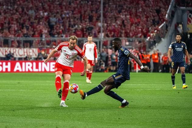 Fussball, Herren, Saison 2023 2024, Champions League (Halbfinale, Hinspiel), FC Bayern München - Real Madrid, v. l. Harry Kane (FC Bayern München), Antonio Rüdiger (Real Madrid), 30.04.2024, Copyright: xMatthiasxKochx