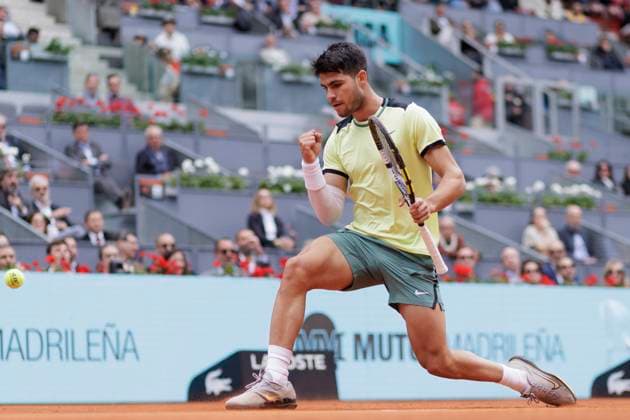 Mutua Madrid Open - Carlos Alcaraz vs Jan-Lennard Struff MADRID, SPAIN - APRIL 30: Carlos Alcaraz celebrates against Jan-Lennard Struff during their match on Day 9 of the Mutua Madrid Open at Caja Magica Stadium in Madrid. (Photo by Guillermo Martinez) Madrid Caja Magica Spain Copyright: xGuillermoxMartinezx