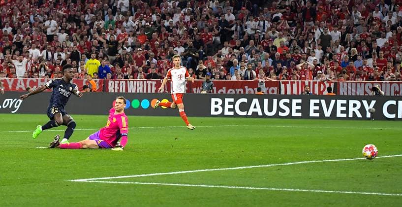 30.04.2024, xemx, Fussball UEFA Champions League, FC Bayern Muenchen - Real Madrid emspor, v.l. Vinicius Junior (Real Madrid) Goal scored, erziehlt das Tor zum 0:1 (DFL DFB REGULATIONS PROHIBIT ANY USE OF PHOTOGRAPHS as IMAGE SEQUENCES and or QUASI-VIDEO) Muenchen