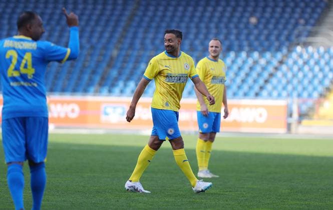 Tag der Legenden Braunschweig, 30.04.2024, FUßBALL - Eintracht Brunschweig Tag der Legenden, Fußball-Spiel verdienter Eintracht-Größen. Karim Bellarabi (Team Gelb) Braunschweig