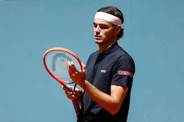 April 30, 2024, Madrid, Madrid, SPAIN: Taylor Fritz of USA gestures against Hubert Hurkacz of Poland during the Masters 1000 and WTA, Tennis Damen 1000, tournament celebrated at Caja Magica on April 30, 2024 in Madrid, Spain. Madrid SPAIN - ZUMAa181 20240430_zaa_a181_229 Copyright: xIrinaxR.xHipolitox