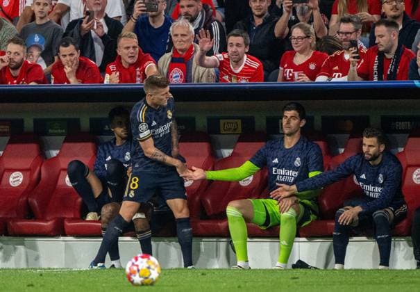Fussball, Herren, Saison 2023 2024, Champions League (Halbfinale, Hinspiel), FC Bayern München - Real Madrid, v. l. Dani Ceballos (Real Madrid), Toni Kroos (Real Madrid), Torhüter Thibaut Courtois (Real Madrid), Nacho (Real Madrid), 30.04.2024, Copyright: xMatthiasxKochx