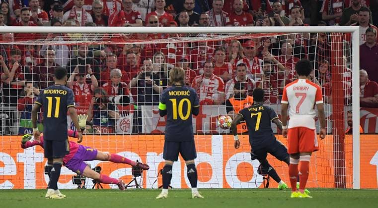 30.04.2024, xemx, Fussball UEFA Champions League, FC Bayern Muenchen - Real Madrid emspor, v.l. Vinicius Junior (Real Madrid) Goal scored, erziehlt das Tor zum 2:2 (DFL DFB REGULATIONS PROHIBIT ANY USE OF PHOTOGRAPHS as IMAGE SEQUENCES and or QUASI-VIDEO) Muenchen