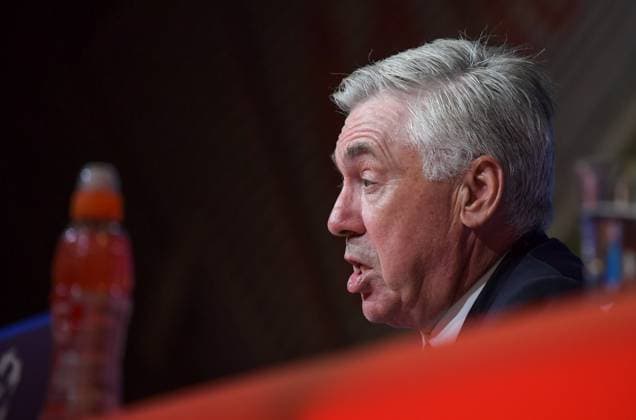 30.04.2024, xemx, Fussball UEFA Champions League, FC Bayern Muenchen - Real Madrid emspor, v.l. Cheftrainer Carlo Ancelotti (Real Madrid) bei der PK nach dem Spiel (DFL DFB REGULATIONS PROHIBIT ANY USE OF PHOTOGRAPHS as IMAGE SEQUENCES and or QUASI-VIDEO) Muenchen