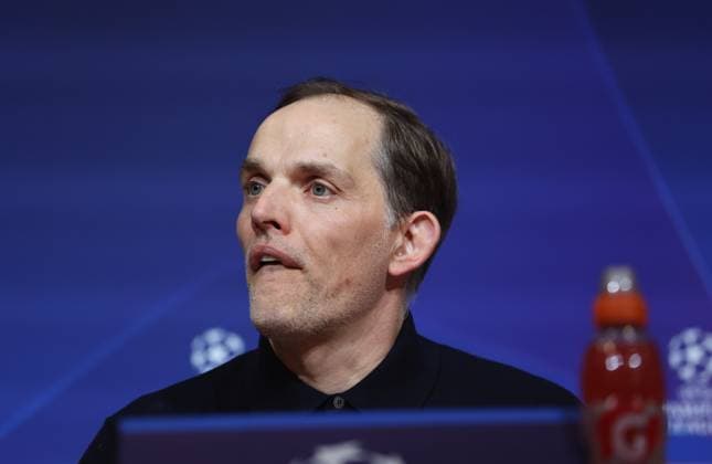 München, Deutschland 30 April 2024: Fussball, Herren, Champions League, Saison 2023 2024, Halbfinale Hinspiel, FC Bayern München - Real Madrid, Allianz Arena Thomas Tuchel, Trainer (FC Bayern München) Kopf, Portrait auf der Pressekonferenz nach dem Spiel, Mund, zuhören, staunen, nachdenken, Gesichtsausdruck