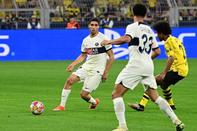 Achraf Hakimi 2 (Paris Saint-Germain), Borussia Dortmund vs. Paris Saint-Germain, Fussball, Champions League, Halbfinale, 01.05.2024 Dortmund Nordrhein-Westfalen Deutschland