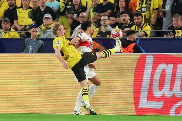 Julian Brandt (Borussia Dortmund) und Marquinhos (Paris Saint-Germain) kaempfen um den Ball, UEFA Champions League 2023 24 - Semi-finals First Leg, Borussia Dortmund vs Paris Saint-Germain, Signal-Iduna-Park, 01.05.2024, Dortmund, Deutschland.