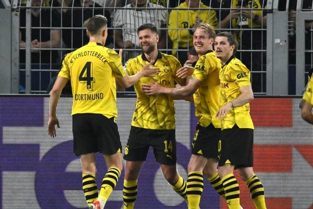 Jubel 1:0, v.li., Nico Schlotterbeck (Borussia Dortmund), Niclas Füllkrug (Borussia Dortmund), Julian Brandt (Borussia Dortmund), Marcel Sabitzer (Borussia Dortmund) 01.05.2024, Fussball Champions League, Saison 2023 2024, Halbfinale Hinspiel, Borussia Dortmund - Paris St. Germain Dortmund Signal Iduna Park Nordrhein Westfalen Deutschland