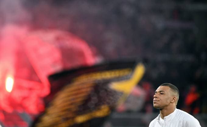 Fussball, Champions League, Deutschland, Herren, Saison 2023 2024, Halbfinale Hinspiel, Signal Iduna Park Dortmund: Bor. Dortmund - Paris St. Germain; Kylian Mbappe (PSG). Einzelbild, Portrait, Porträt. UEFA REGULATIONS PROHIBIT ANY USE OF PHOTOGRAPHS AS IMAGE SEQUENCES AND OR QUASI-VIDEO