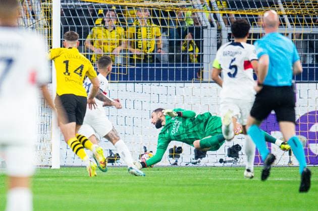 01.05.2024 - Fußball, 2023 2024, UEFA Champions League, Halbfinale, Borussia Dortmund - Paris Saint-Germain: Niclas Füllkrug (Dortmund) macht das Tor zum 1:0 vor Lucas Hernandez (Paris), Keylor Navas (Paris)