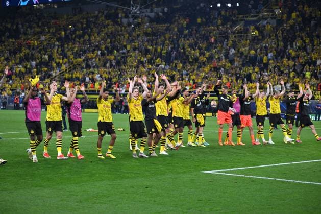 Dortmunds Spieler feiern den Sieg 01.05.2024, Fussball Champions League, Saison 2023 2024, Halbfinale Hinspiel, Borussia Dortmund - Paris St. Germain Dortmund Signal Iduna Park Nordrhein Westfalen Deutschland