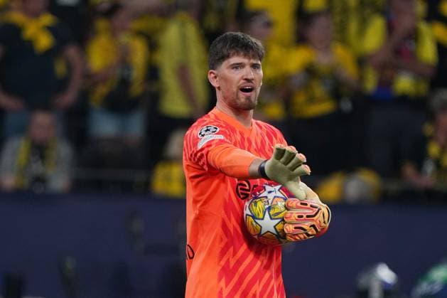 Fussball, UEFA Champions League Saison 2023 2024, Semifinal, Halbfinale , Borussia Dortmund - Paris Saint Germain FC , Signal Iduna Park Dortmund Gregor Kobel TW BVB, Aktion, Einzelbild