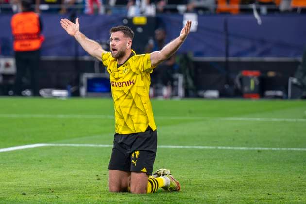 Fußball: Champions League. Halbfinale, Hinspiel: Borussia Dortmund - Paris St. Germain am 01.05.2024 im Signal-Iduna-Park: Dortmunds Niclas Füllkrug beschwert sich. WICHTIGER HINWEIS: Gemäß den Vorgaben der UEFA ist es untersagt, in dem Stadion und oder vom Spiel angefertigte Fotoaufnahmen in Form von Sequenzbildern und oder videoähnlichen Fotostrecken zu verwerten bzw. verwerten zu lassen. Copyright: xKirchner DavidxInderliedx