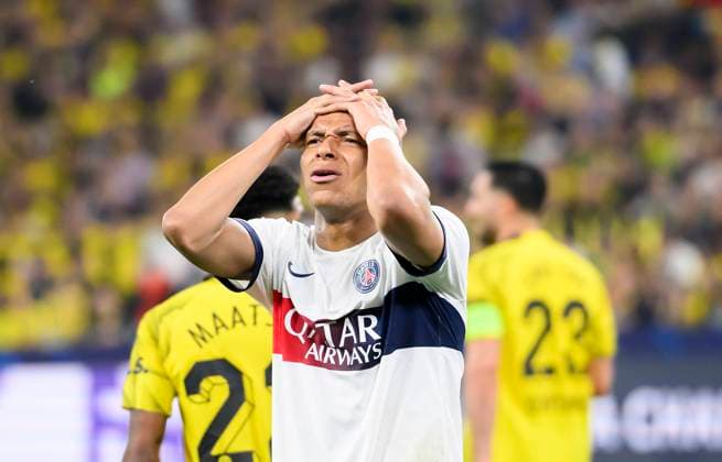 Sport Themen der Woche KW18 Sport Bilder des Tages Kylian MBAPPE (PSG) nach einer vergebenen Torchance, Fussball Champions League, Halbfinale, Hinspiel, Borussia Dortmund (DO) - Paris St. Germain (PSG) 1:0, am 01.05.2024 in Dortmund Deutschland. UEFA regulations prohibit any use of photographs as image sequences and or quasi-video Â *** Kylian MBAPPE PSG after a missed scoring chance, Football Champions League, semi-final, first leg, Borussia Dortmund DO Paris St Germain PSG 1 0, on 01 05 2024 in Dortmund Germany UEFA regulations prohibit any use of photographs as image sequences and or quasi video Â
