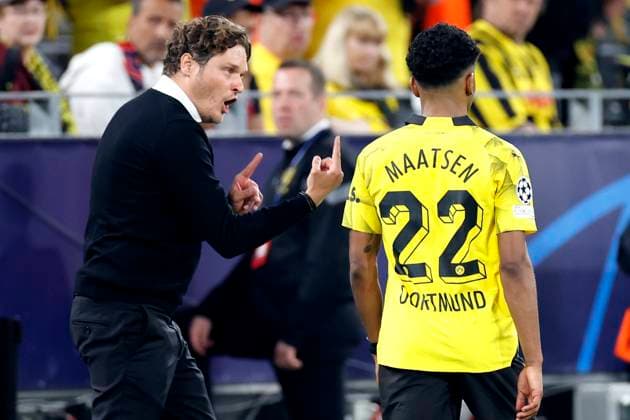 TERZIC Edin Trainer Team BVB mit MAATSEN Ian UEFA Championsleague Saison 2023 - 2024 Spiel Halbfinale BVB - Paris PSG 1 : 0 am 01.05.2024 in Dortmund DFL REGULATIONS PROHIBIT ANY USE OF PHOTOGRAPHS as IMAGE SEQUENCES and or QUASI-VIDEO Copyright: xLacixPerenyix