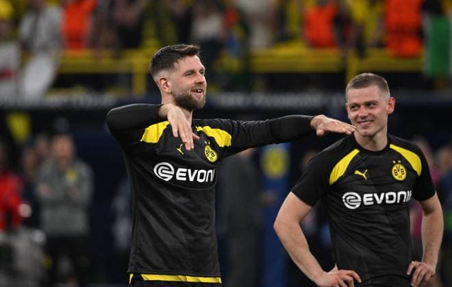 Niclas Füllkrug (Borussia Dortmund) feiert den Sieg, rechts Julian Ryerson (Borussia Dortmund) 01.05.2024, Fussball Champions League, Saison 2023 2024, Halbfinale Hinspiel, Borussia Dortmund - Paris St. Germain 1:0 Dortmund Signal Iduna Park Nordrhein Westfalen Deutschland