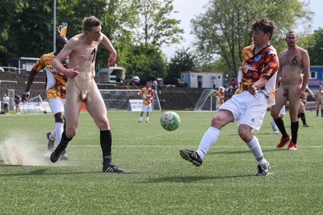 Sport Themen der Woche KW18 Pottorginale All Stars vs. Die deutsche Nacktionalmannschaft am 01.05.2024 im Westfaliastadion in Herne Spielszene zwischen den Pottorginale All Stars vs. Die deutsche Nacktionalmannschaft *** Pottorginale All Stars vs Die deutsche Nacktionalmannschaft on 01 05 2024 at the Westfaliastadion in Herne Match scene between the Pottorginale All Stars vs Die deutsche Nacktionalmannschaft MH