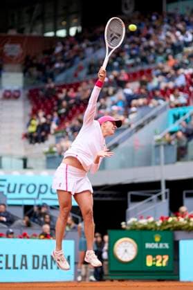 Mutua Madrid Open - Day Eleven Iga Swiatek of Poland serves against Madison Keys of United States during day eleven of the Mutua Madrid Open 2024 at Caja Magica on May 2, 2024, in Madrid, Spain. Madrid Caja Magica Madrid Spain RL_MMO24_01845 Copyright: xRicardoxLarreinax
